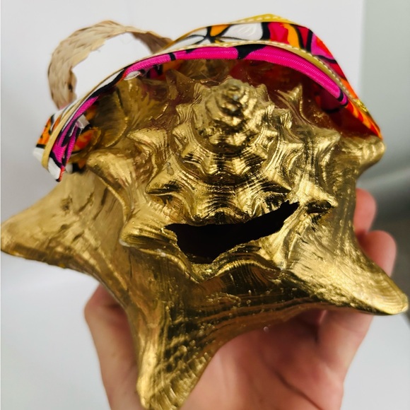 African Queen Conch Shell Decor - Picture 7 of 7